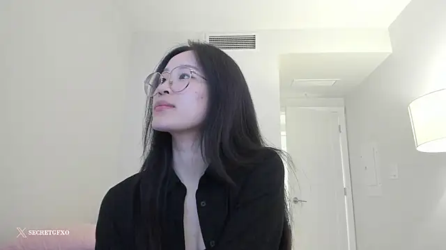Snapshot of secretgirlfriendxo chatting on 03.22.25 secretgirlfriendxo online show from 03.22.25