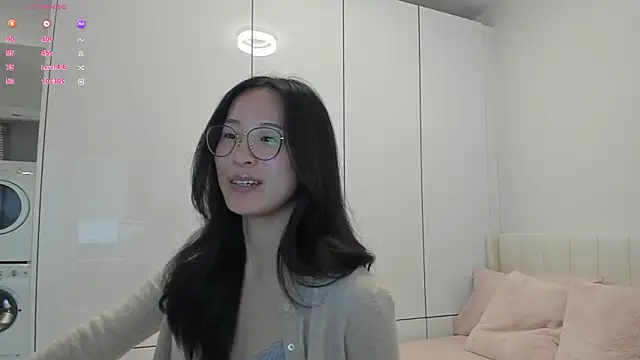 Snapshot of secretgirlfriendxo chatting on 10.10.25 secretgirlfriendxo online show from 10.10.25
