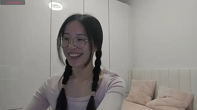 Snapshot of secretgirlfriendxo chatting on 11.14.25 secretgirlfriendxo online show from 11.14.25