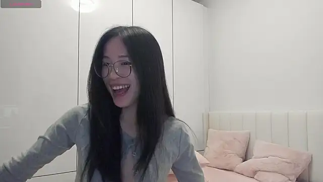 Snapshot of secretgirlfriendxo chatting on 11.20.25 secretgirlfriendxo online show from 11.20.25