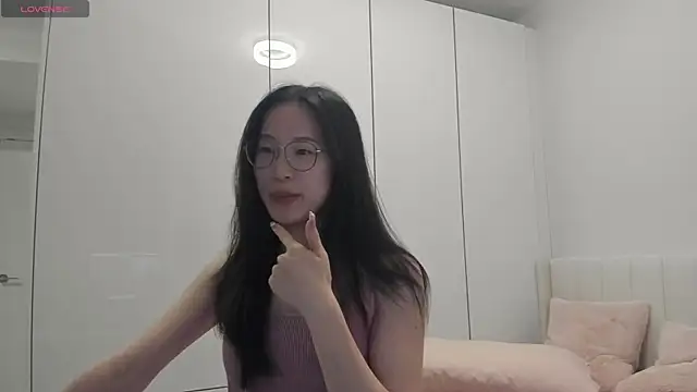 Snapshot of secretgirlfriendxo chatting on 11.22.25 secretgirlfriendxo online show from 11.22.25