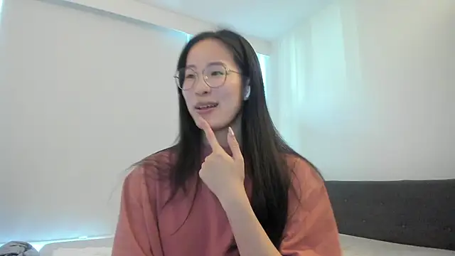 Snapshot of secretgirlfriendxo chatting on 05.27.26 secretgirlfriendxo online show from 05.27.26