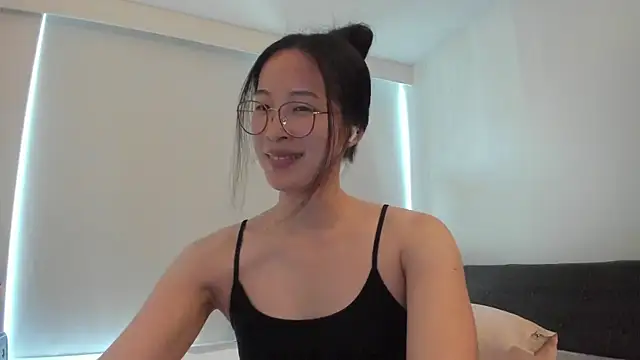 Snapshot of secretgirlfriendxo chatting on 06.05.26 secretgirlfriendxo online show from 06.05.26