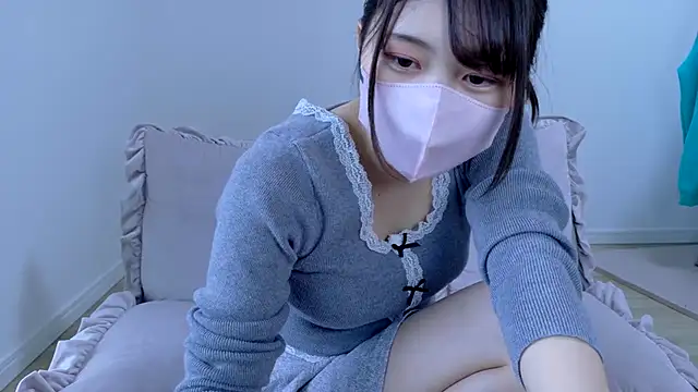 Snapshot of SUZU_ chatting on 04.23.26 SUZU online show from 04.23.26