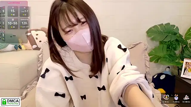 Snapshot of SUZU_ chatting on 04.30.26 SUZU online show from 04.30.26