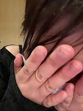 Snapshot of SUZU_ chatting on 05.14.26 SUZU online show from 05.14.26
