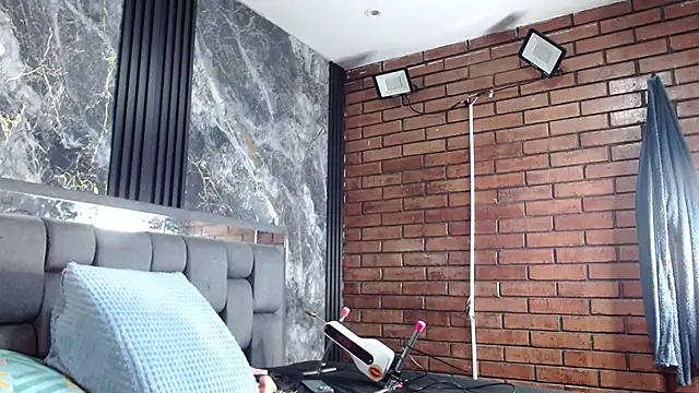 Snapshot of Couple_Gold69 chatting on 03.25.26 Couple Gold69 online show from 03.25.26