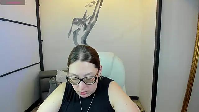 NiickyJones online show from 02.23.25