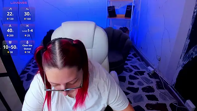 NiickyJones online show from 09.26.25