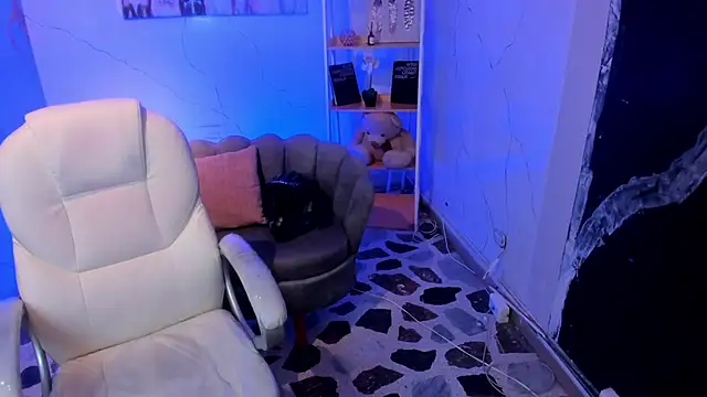 NiickyJones online show from 10.07.25