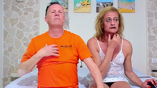 Snapshot of gigianddave chatting on 03.01.25 gigianddave online show from 03.01.25