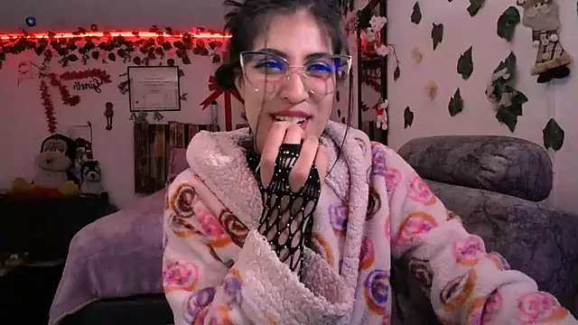 Snapshot of azahar__ziiz chatting on 12.19.24 azahar  ziiz online show from 12.19.24