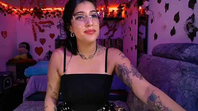 Snapshot of azahar__ziiz chatting on 02.10.25 azahar  ziiz online show from 02.10.25