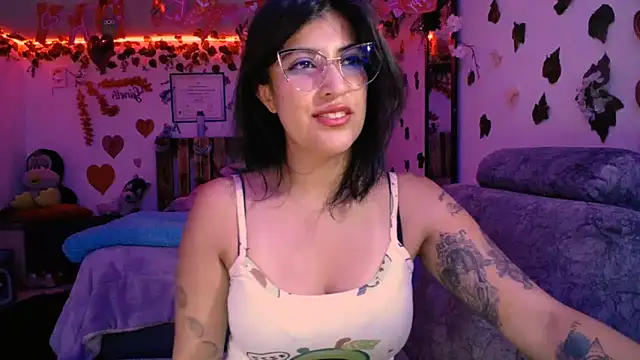 Snapshot of azahar__ziiz chatting on 02.11.25 azahar  ziiz online show from 02.11.25