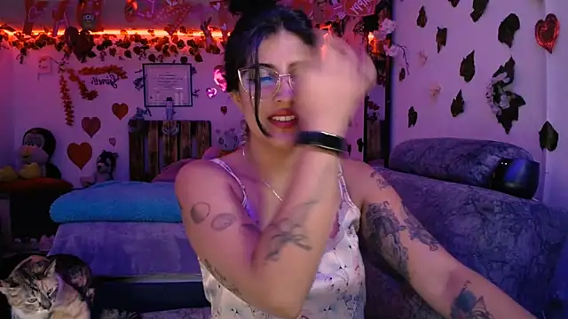 Snapshot of azahar__ziiz chatting on 02.12.25 azahar  ziiz online show from 02.12.25