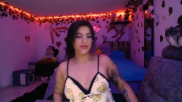 Snapshot of azahar__ziiz chatting on 03.05.25 azahar  ziiz online show from 03.05.25