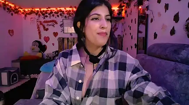 Snapshot of azahar__ziiz chatting on 03.09.25 azahar  ziiz online show from 03.09.25