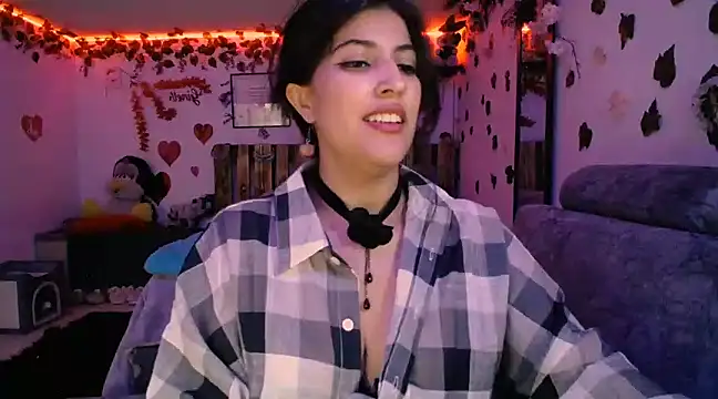 Snapshot of azahar__ziiz chatting on 03.09.25 azahar  ziiz online show from 03.09.25