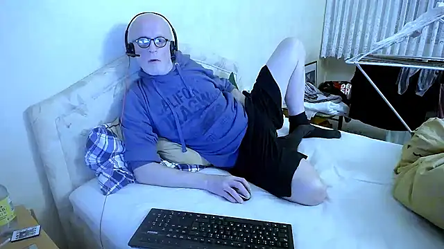 Snapshot of HornyRalfi55 chatting on 03.05.25 HornyRalfi55 online show from 03.05.25