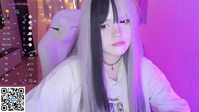 Snapshot of SelenaCute chatting on 02.12.26 SelenaCute online show from 02.12.26