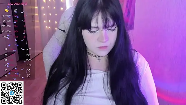 Snapshot of SelenaCute chatting on 03.04.26 SelenaCute online show from 03.04.26