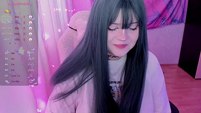 Snapshot of SelenaCute chatting on 06.11.26 SelenaCute online show from 06.11.26