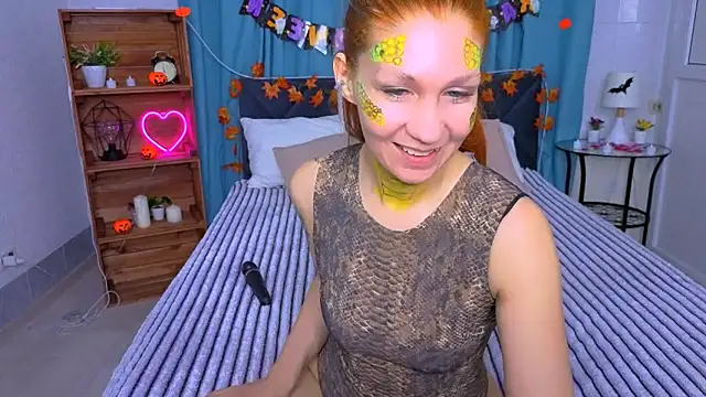 LucieHells online show from 10.30.25