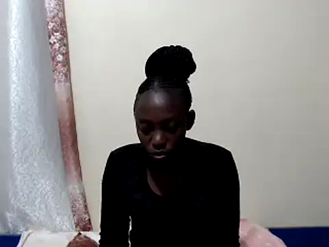 Snapshot of lizbela1 chatting on 02.19.25 lizbela1 online show from 02.19.25
