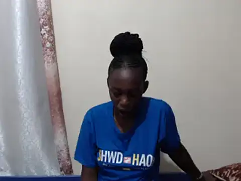 Snapshot of lizbela1 chatting on 02.23.25 lizbela1 online show from 02.23.25