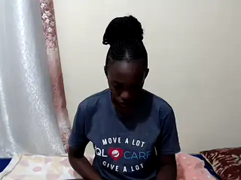 Snapshot of lizbela1 chatting on 02.27.25 lizbela1 online show from 02.27.25