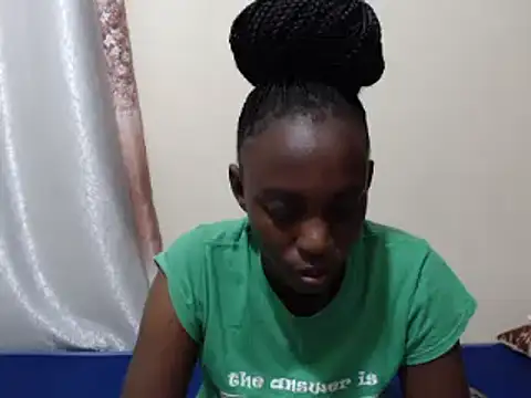 Snapshot of lizbela1 chatting on 03.20.25 lizbela1 online show from 03.20.25