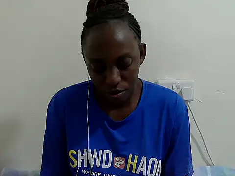 Snapshot of lizbela1 chatting on 10.12.25 lizbela1 online show from 10.12.25