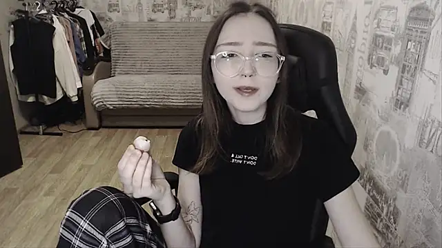 AmeliaKamishiro online show from 01.10.25