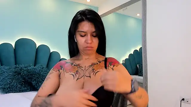 sharlott18 online show from 02.16.26