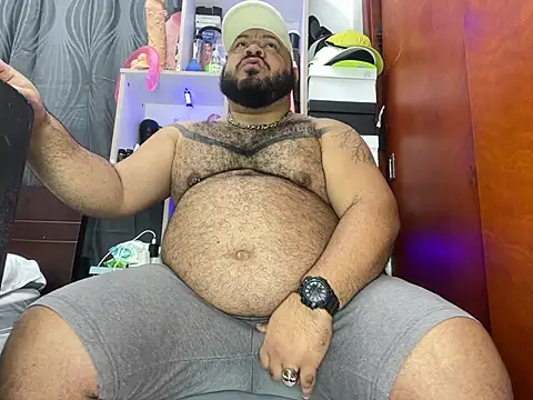 Latino bigcock online show from 02.04.25