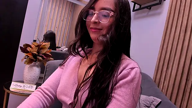 Eva Macalliter online show from 11.05.25