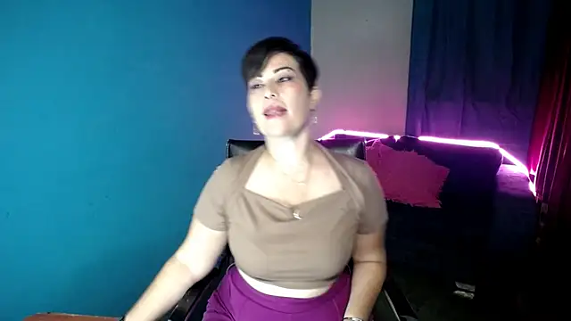 Snapshot of Sunny_rayz_ chatting on 06.20.26 Sunny rayz online show from 06.20.26