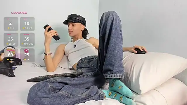 Snapshot of imcoltonalvin chatting on 02.27.25 imcoltonalvin online show from 02.27.25