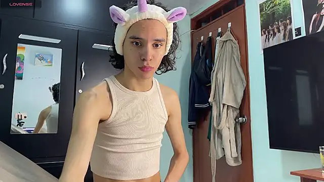 Snapshot of imcoltonalvin chatting on 09.18.25 imcoltonalvin online show from 09.18.25