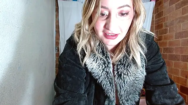 Snapshot of rashellroses22 chatting on 12.30.24 rashellroses22 online show from 12.30.24