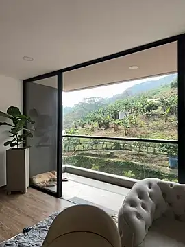 Helenbronwx online show from 02.02.25