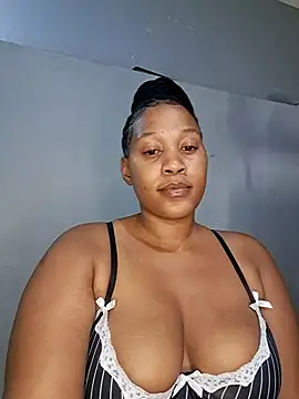 Snapshot of Toya_P chatting on 11.03.25 Toya P online show from 11.03.25