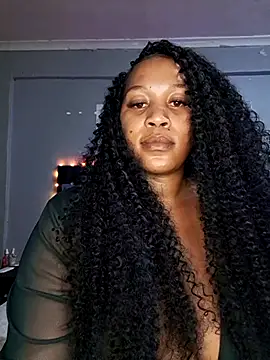 Snapshot of Toya_P chatting on 12.22.25 Toya P online show from 12.22.25