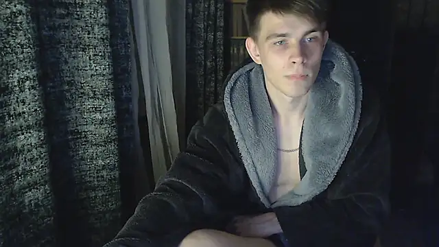 Snapshot of Student_Oliver chatting on 10.12.25 Student Oliver online show from 10.12.25