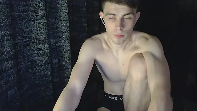 Snapshot of Student_Oliver chatting on 10.26.25 Student Oliver online show from 10.26.25