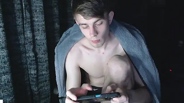 Snapshot of Student_Oliver chatting on 11.21.25 Student Oliver online show from 11.21.25