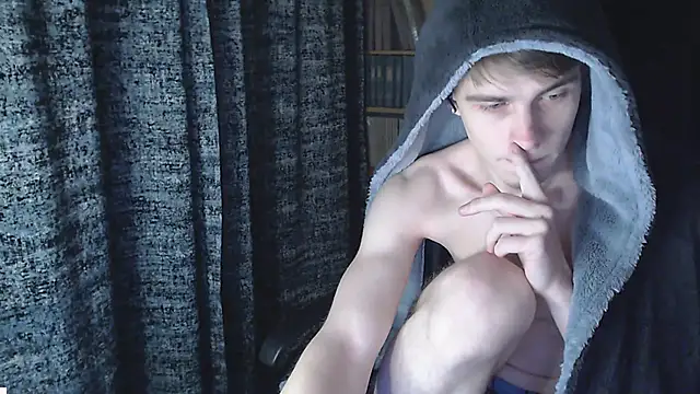 Snapshot of Student_Oliver chatting on 11.23.25 Student Oliver online show from 11.23.25