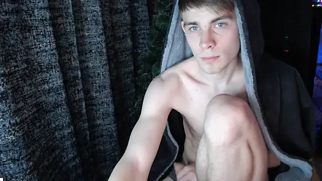 Snapshot of Student_Oliver chatting on 12.14.25 Student Oliver online show from 12.14.25