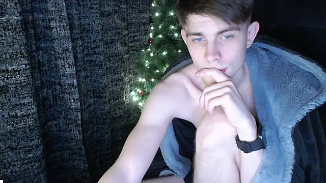 Snapshot of Student_Oliver chatting on 01.08.26 Student Oliver online show from 01.08.26