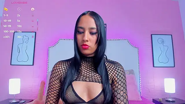 charlotte kisss online show from 11.13.25